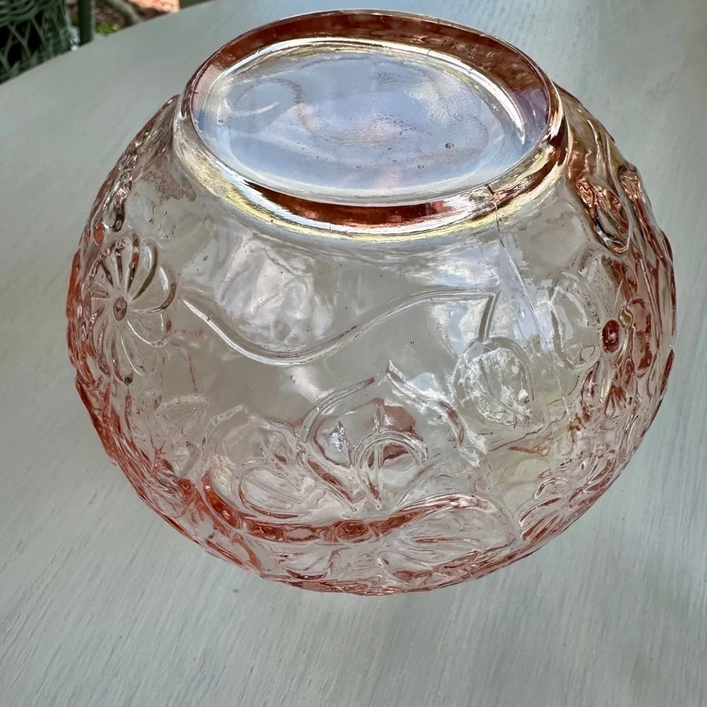VINTAGE, 1930’S ANTIQUE, PRESSED GLASS WATER CARAFE WITH CUP LID.